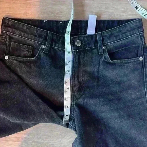 H&M Straight Regular Jeans Black Sz 4 (runs small) - Picture 4 of 13